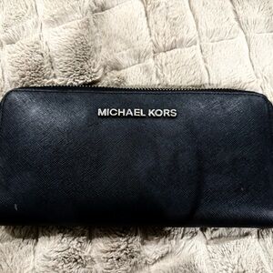 Michael Kors Elegant Black Clutch